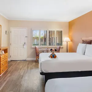 Motel Islander And Near Park And Convention Center, Anaheim