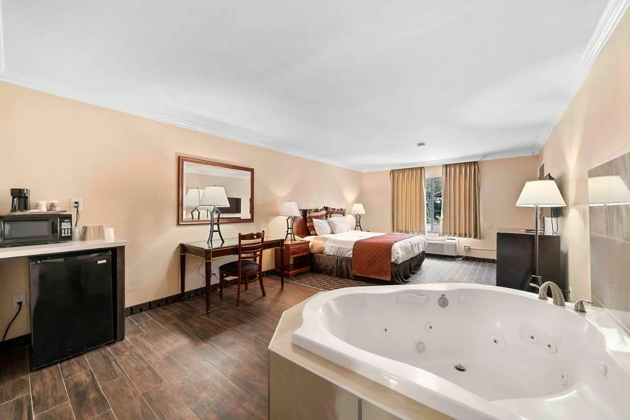 The Lemon Tree Hotel Anaheim 3*,